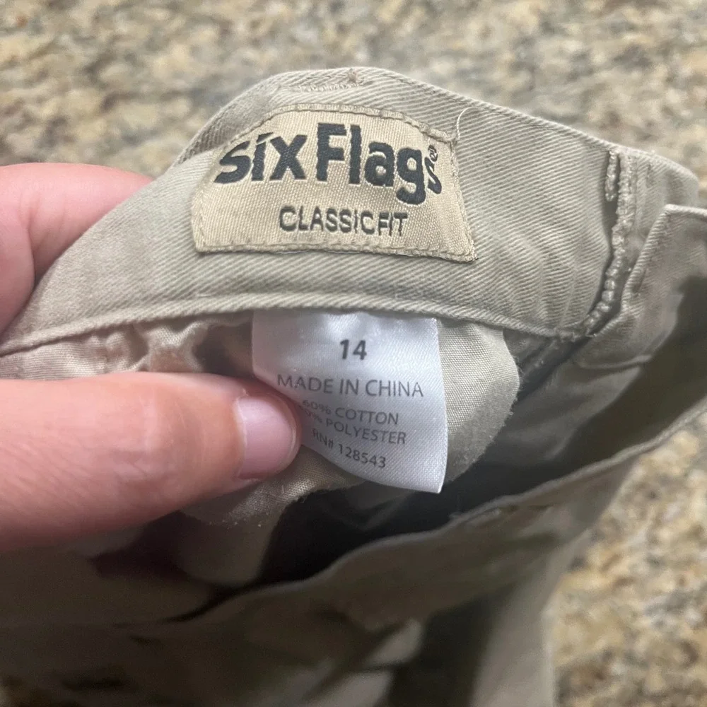 Six Flags Employee Classic Fit Khaki Chino Shorts Womens 14 Tan Uniform